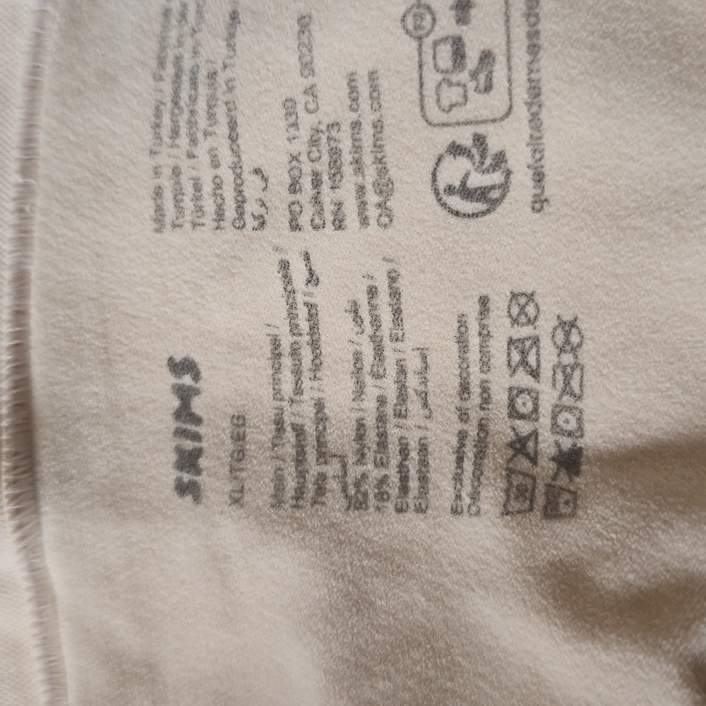 SKIMS Kim Kardashian Women's XL Sculpting Shapewear Shorts New w/out Tags! - Picture 3 of 4